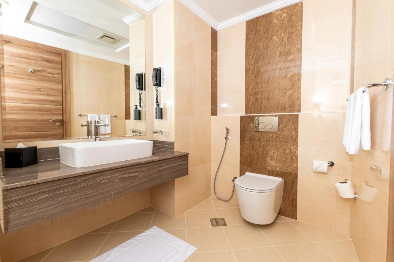 Pyramisa Hotel Apartments Dubai Buitenkant foto