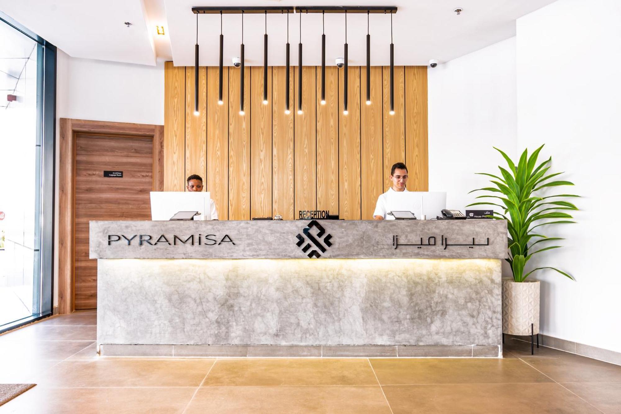 Pyramisa Hotel Apartments Dubai Buitenkant foto